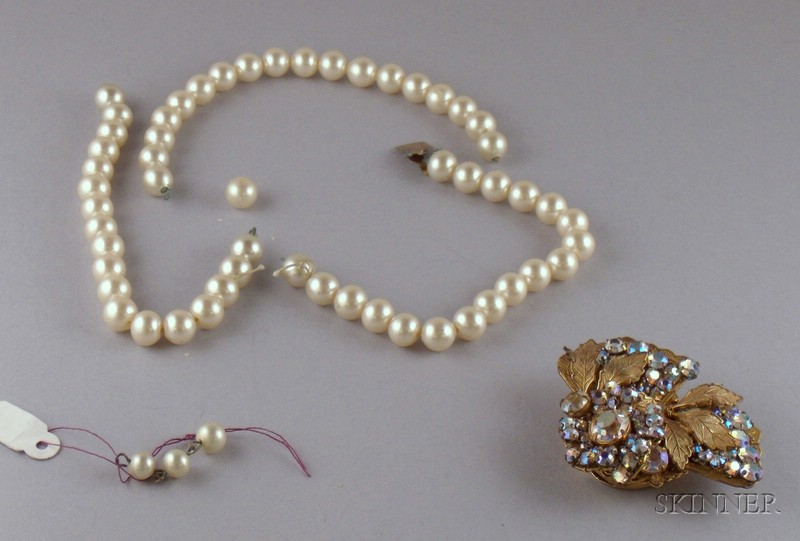 Vintage Miriam Haskell Faux Pearl and Iridescent Paste Costume Bracelet