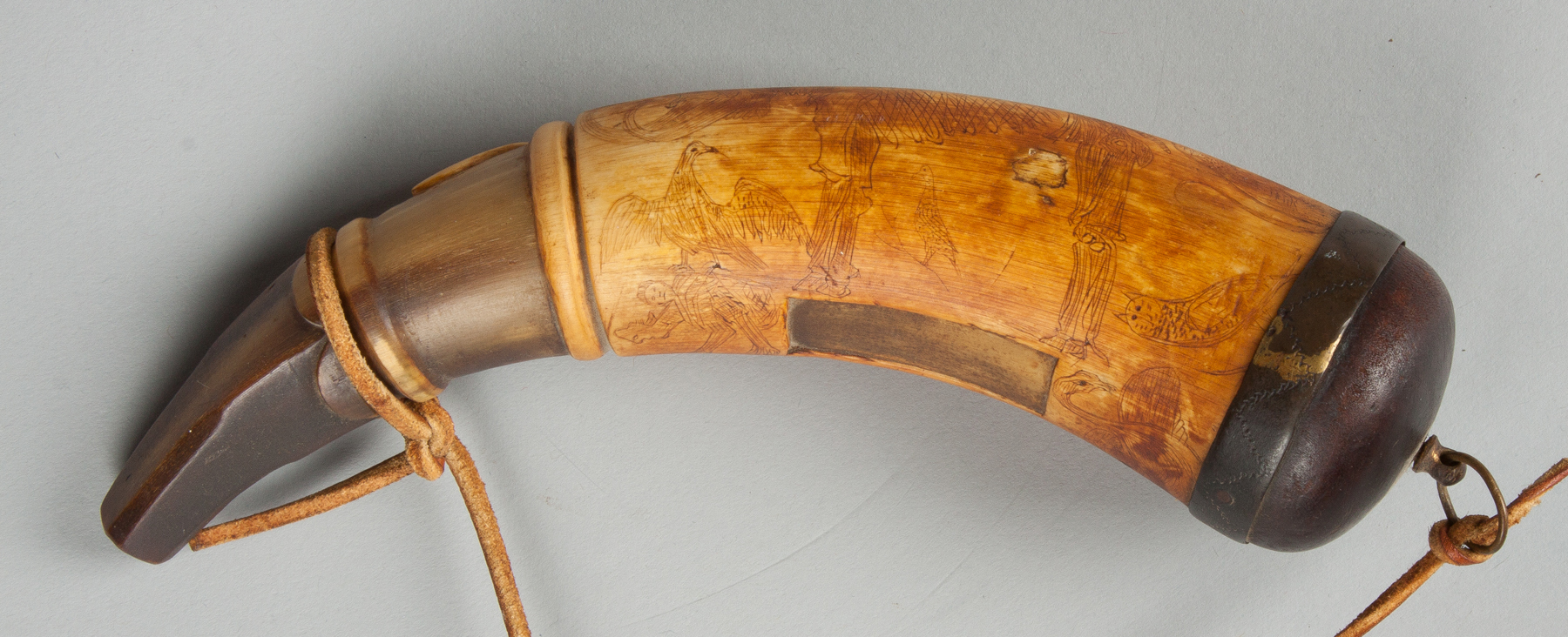 Engraved Powder Horn Early 19th cent Carved heart and engraved