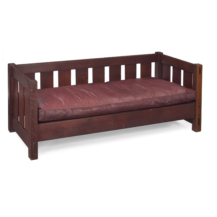 Gustav Stickley settle 208 even arm form with eight vertical