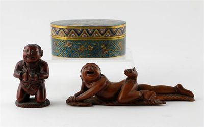 A Chinese cloisonn oval box and cover with gilt rims