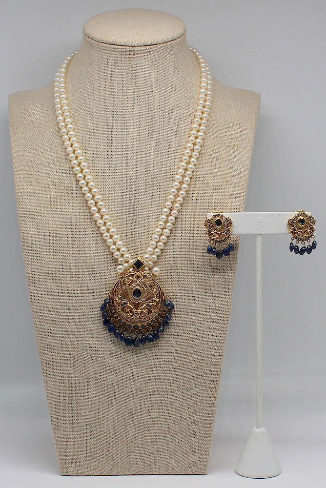 JEWELRY Indian 21kt Gold Sapphire and Polki Diamond Jewelry Suite