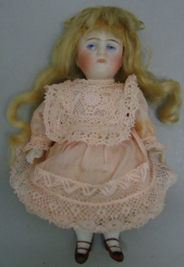 5 1 2 130 4 German doll with painted features