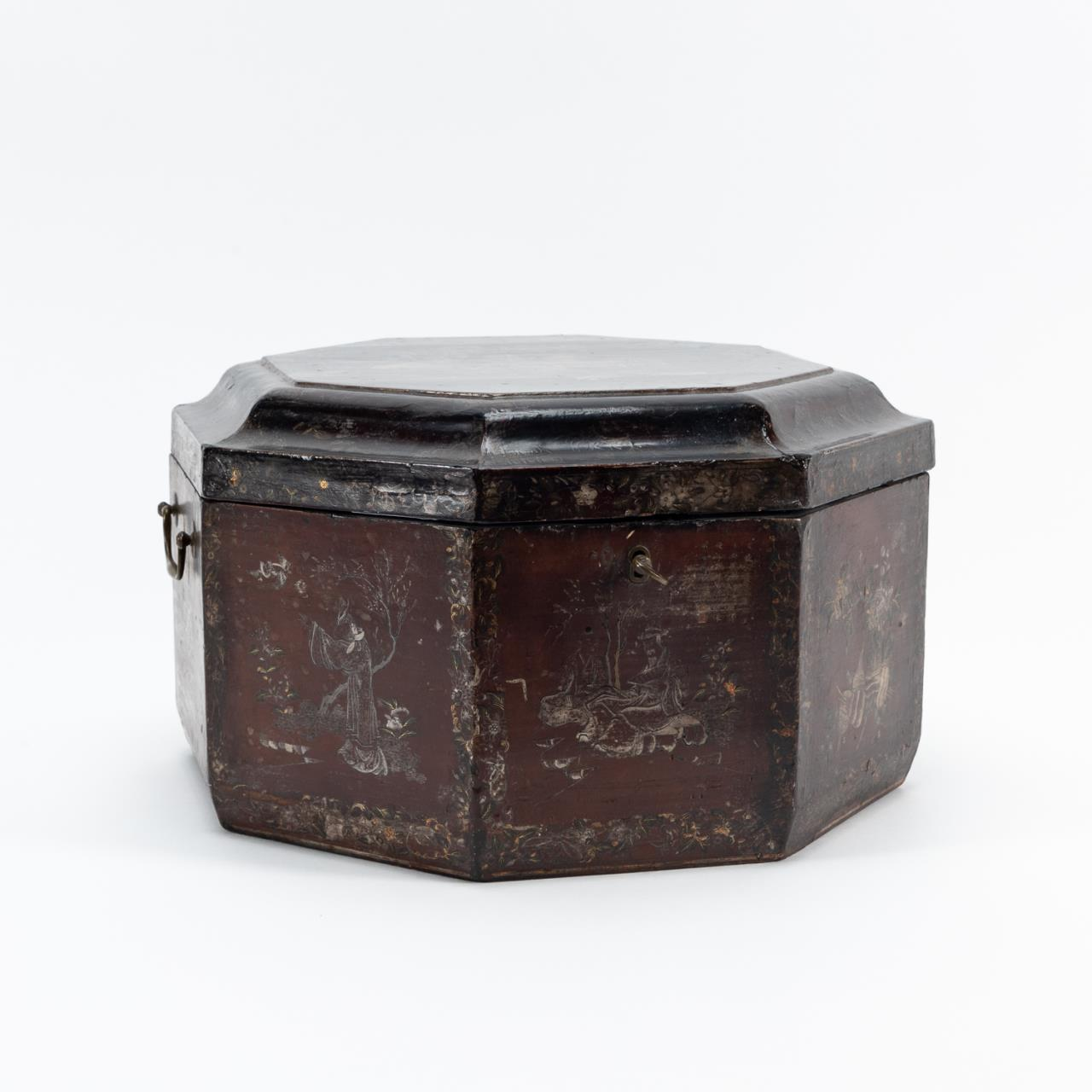 19TH C LARGE CHINA TRADE OCTAGONAL FORM TEA CADDY Chinese