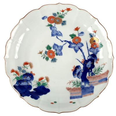 A Japanese Kakiemon fluted circular dish seal mark painted bamboo