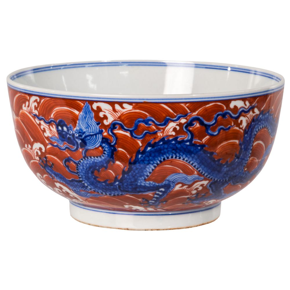 CHINESE BLUE AND WHITE PORCELAIN DRAGON BOWLHaving red overglaze waves
