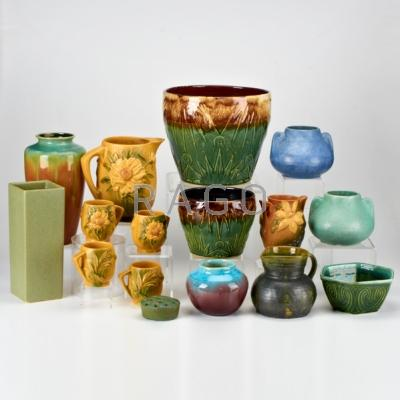 AMERICAN ART POTTERY Sixteen pieces Roseville Peony drink set Roseville