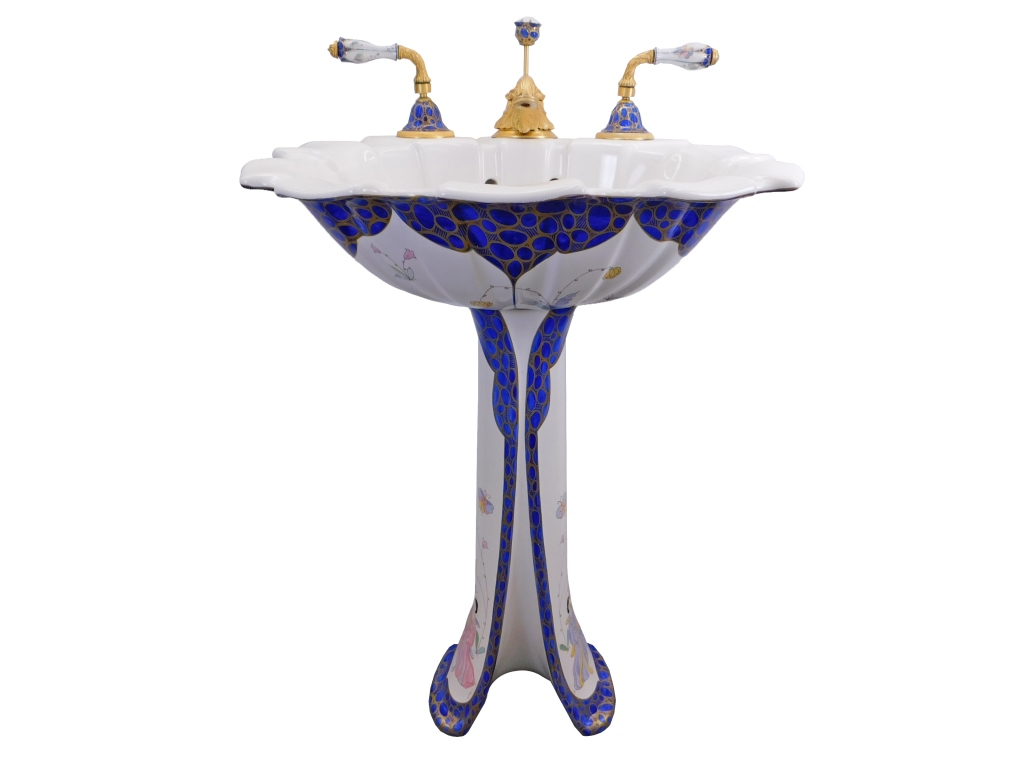 SHERLE WAGNER CHINOISERIE PORCELAIN SINK SET Italy 20th CenturyFrilled porcelain