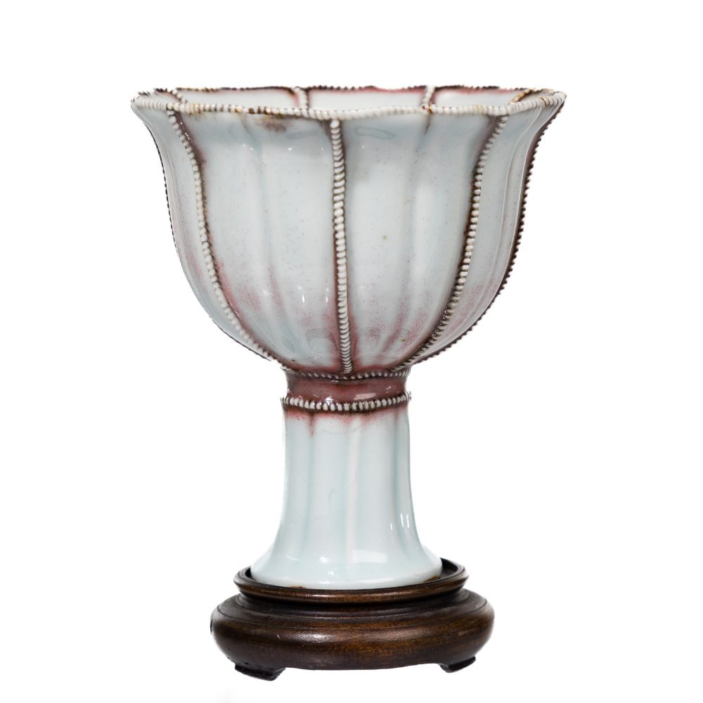 CHINESE QINGBAI GLAZED PORCELAIN STEM CUPFluted with a bracket scalloped