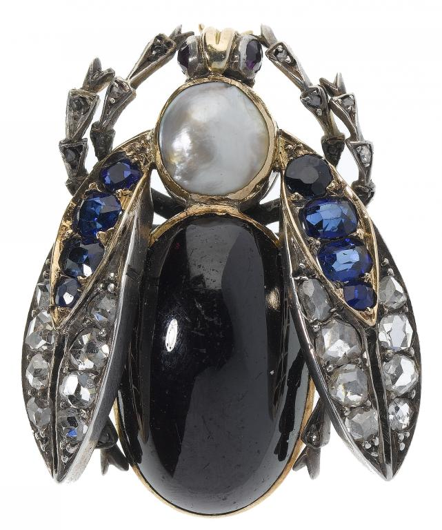 A DIAMOND SAPPHIRE FOILED GARNET AND BLISTER PEARL BEE BROOCH
