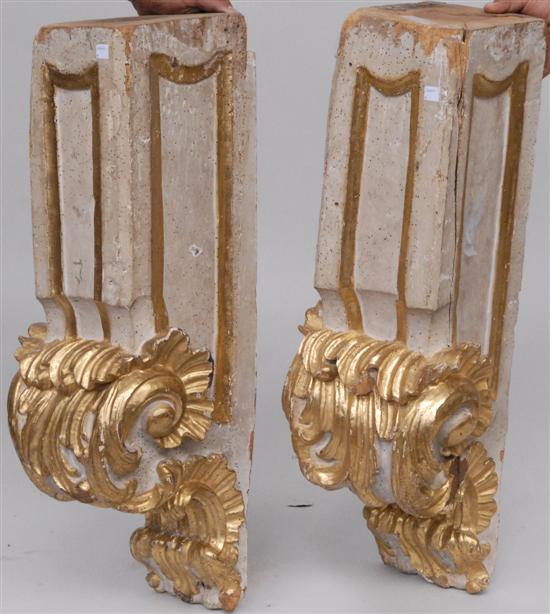PAIR CARVED NEOCLASSICAL SUPPORTS Carved gessoed and parcel gilt wood