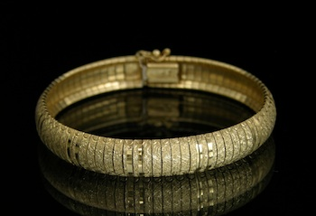A Bright Cut Gold Italian Bracelet 14k yellow gold articulated