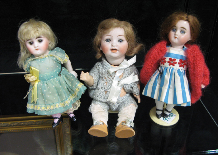 A GROUP OF 3 GERMAN BISQUE DOLLS Two are all