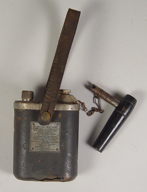 Hercules Powder Company Blasting Machine First half of 20th Century