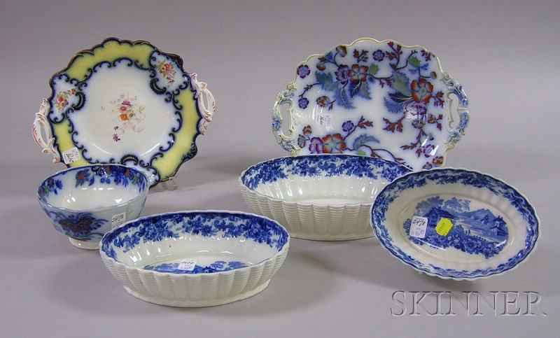 Six Pieces of Flow Blue Ceramic Tableware including a set