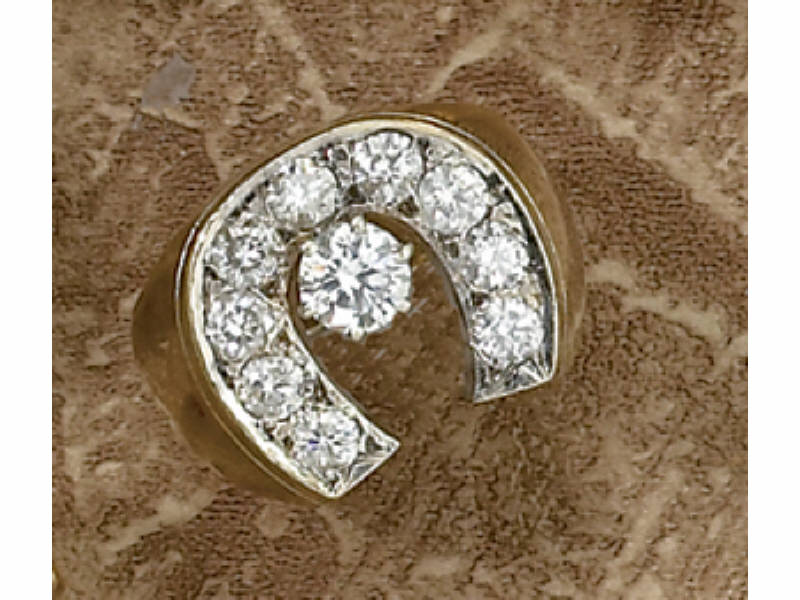 DIAMOND RING 114k yellow gold man s ring with horseshoe