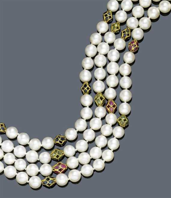 PEARL AND GEMSTONE NECKLACE Yellow gold 750 Fancy three row