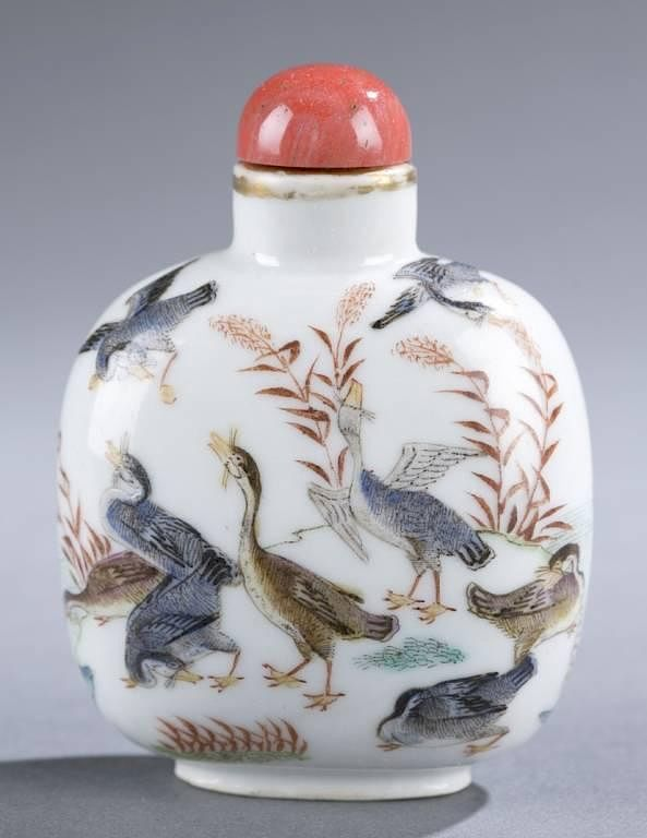Chinese Tongzhi porcelain snuff bottle ducks A Chinese porcelain Tongzhi