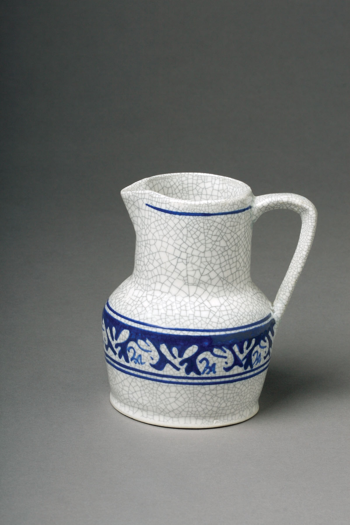 DEDHAM POTTERY RABBIT TWO EAR PATTERN 5 PITCHER Of baluster