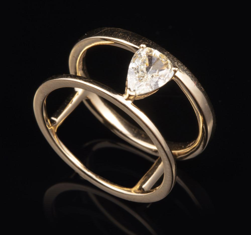18 kt Yellow Gold and Diamond Double Band Ring center