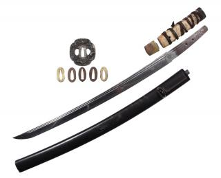 JAPANESE SHORT SWORD Late 16th or early 17th c Japanese