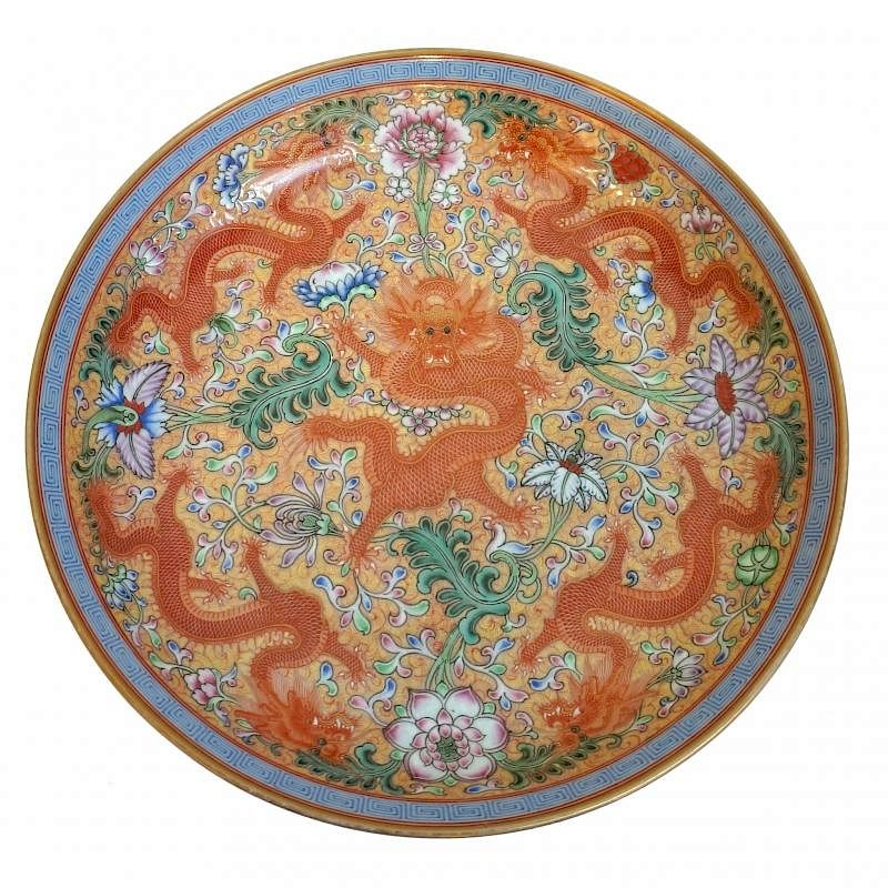 Chinese Famille Rose Porcelain Charger Chinese Famille Rose Porcelain Charger