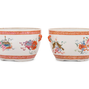 A Pair of Chinese Famille Rose Porcelain Bowls 19TH CENTURY
