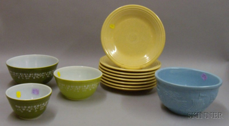 Group of Vintage Tableware and Kitchenware a set of eight