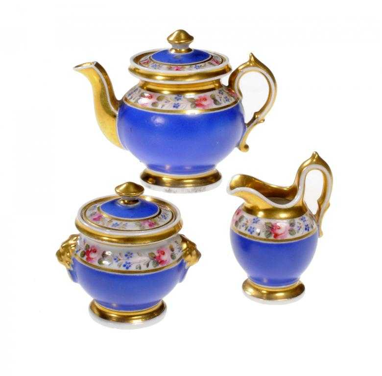 A CHAMBERLAIN S WORCESTER MINIATURE DEJEUNER SET painted with bands