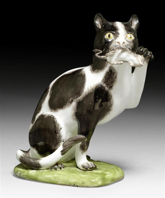 MODEL OF A CAT WITH MOUSE MEISSEN CIRCA 1740 45