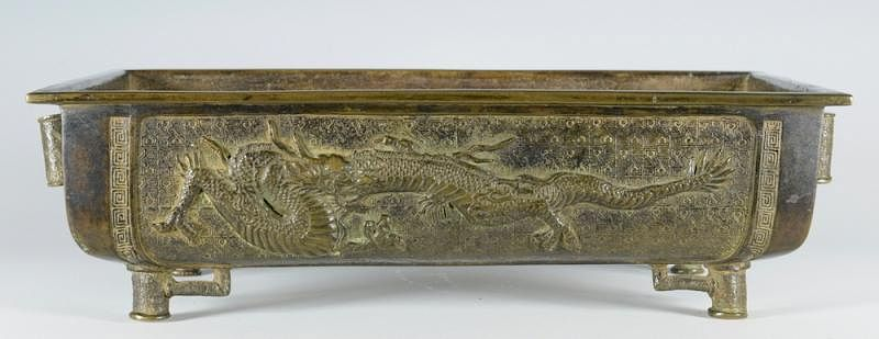 Bronze Jardiniere Dragon Decoration Meiji rectangular bronze jardiniere or bulb