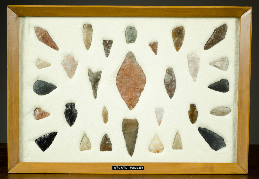 FRAME OF NORTHWEST NATIVE AMERICAN ARROW POINTS AND KNIVES knapped