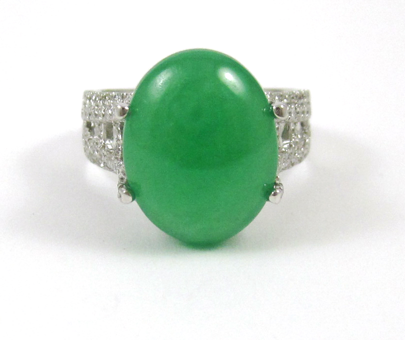 JADE DIAMOND AND FOURTEEN KARAT WHITE GOLD RING with round