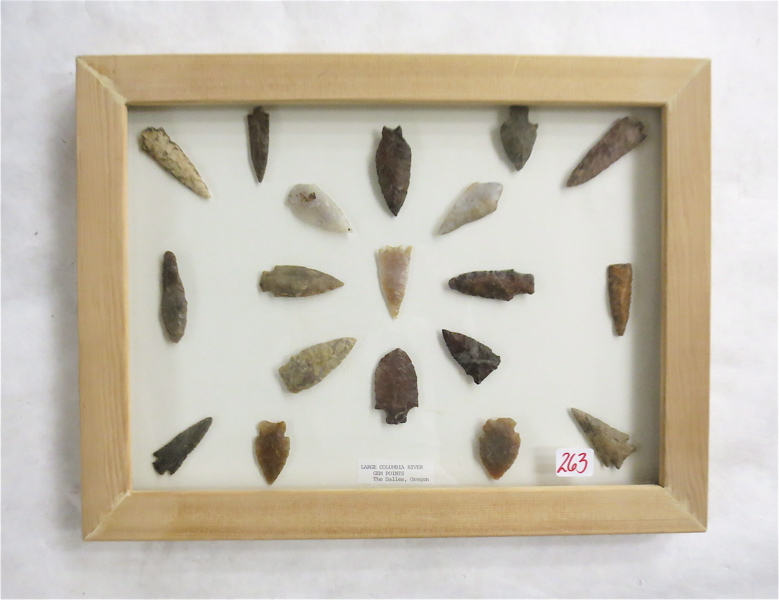 FRAME OF NORTHWEST NATIVE AMERICAN ARROW POINTS hand knapped from