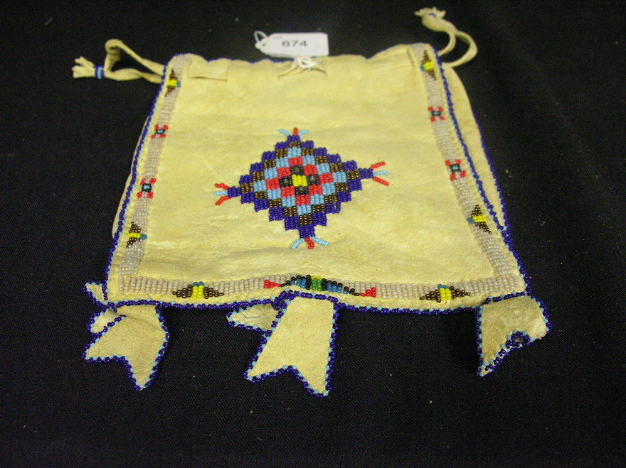 NATIVE AMERICAN BEADED BAG Drawstring bag with side panel Beaded