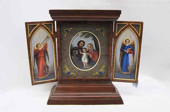 CHRISTIAN ICON centered with oval depiction of the Holy Family