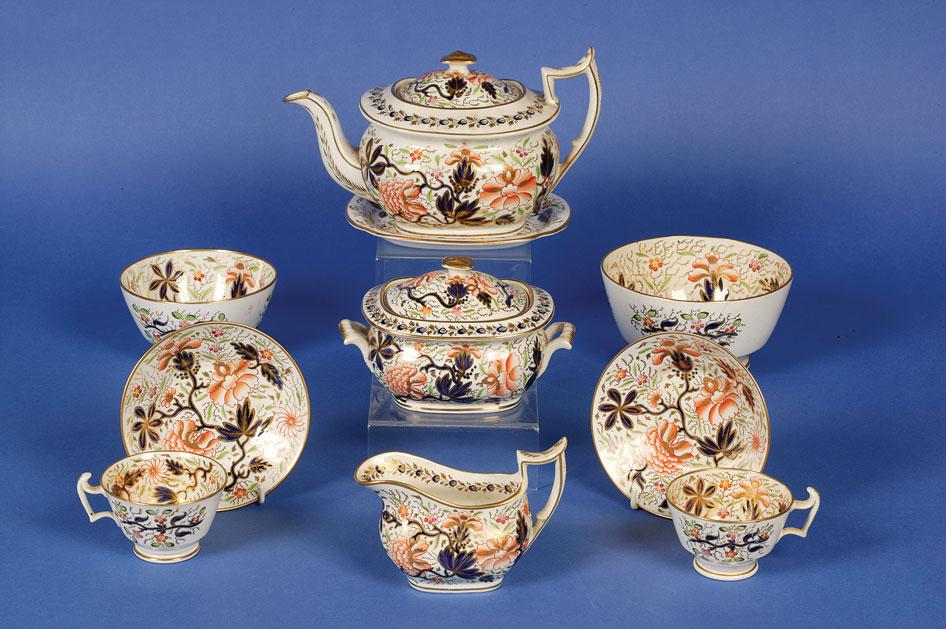 A NEW HALL PART TEA SET circa 1815 20 pattern