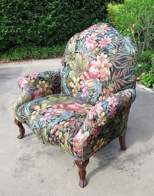 FLORAL WING BACK SETTEE CHAIR Over large wingback chair with