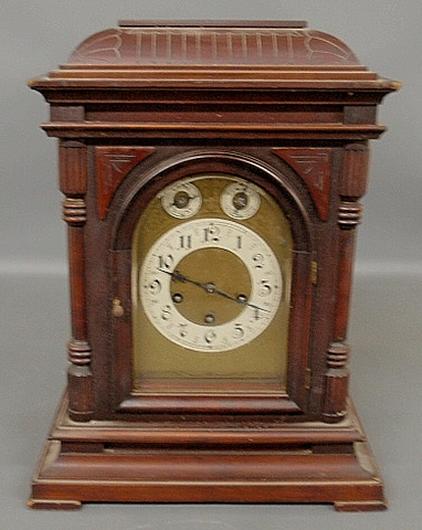 Jurgen mahogany cased chime mantel clock 17 5 h x13
