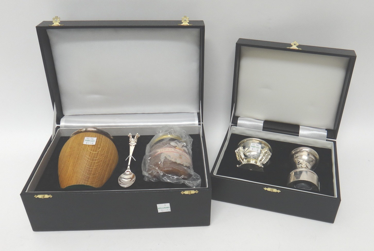 A silver plated metal mounted oak honey pot a plated