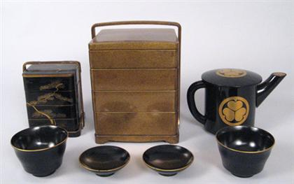 Six Japanese lacquer table items Comprised of a roshoku nuri