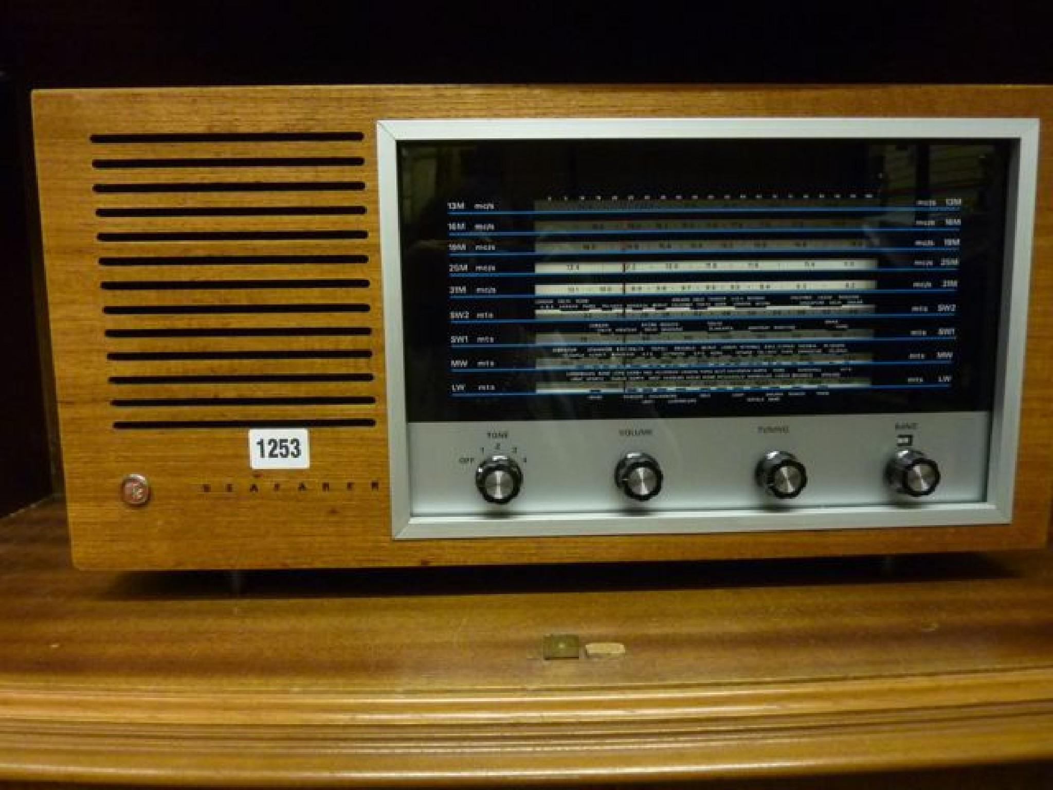 A Pye Seafarer vintage short wave radio model 1112 in