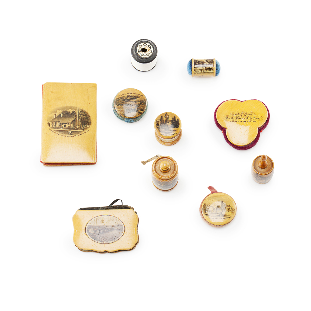 A GROUP OF MAUCHLINE WARE SEWING ITEMS LATE 19TH CENTURY