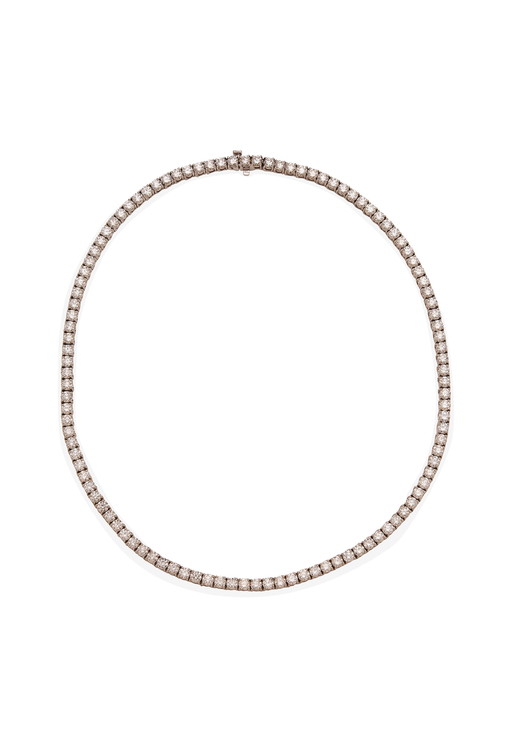 A DIAMOND NECKLACE Composed of 109 round brilliant cut diamonds
