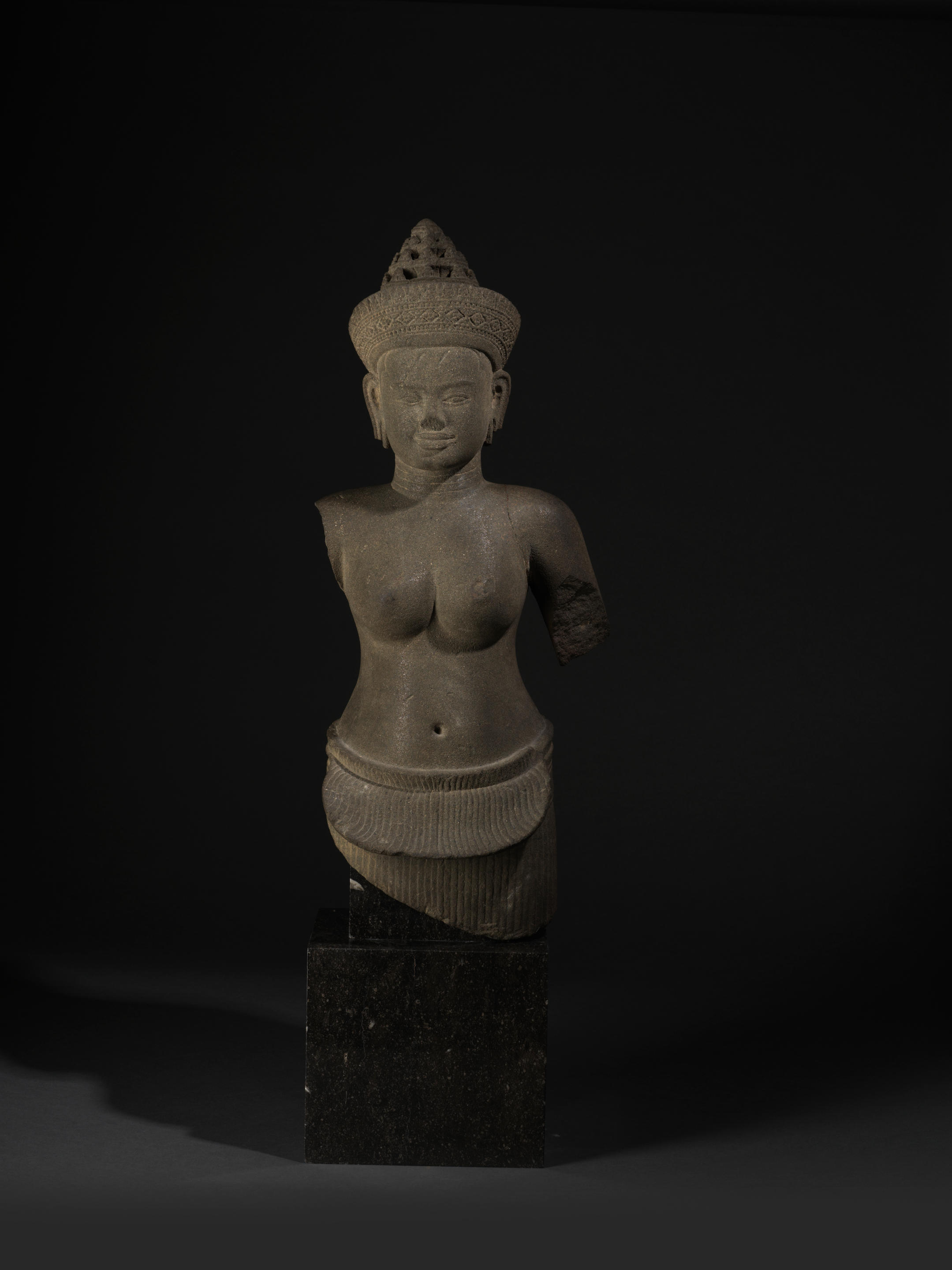 BUSTE DE DIVINIT F MININE EN GR S Cambodge poque