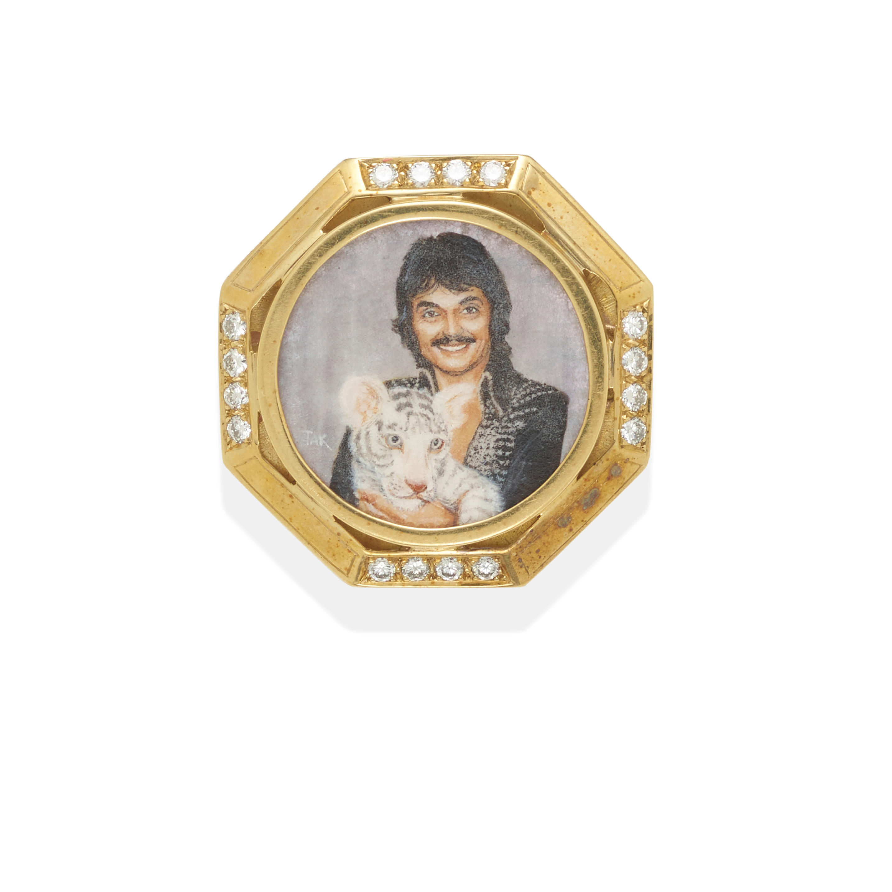 A GOLD MOTHER OF PEARL AND DIAMOND CUFFLINK The single
