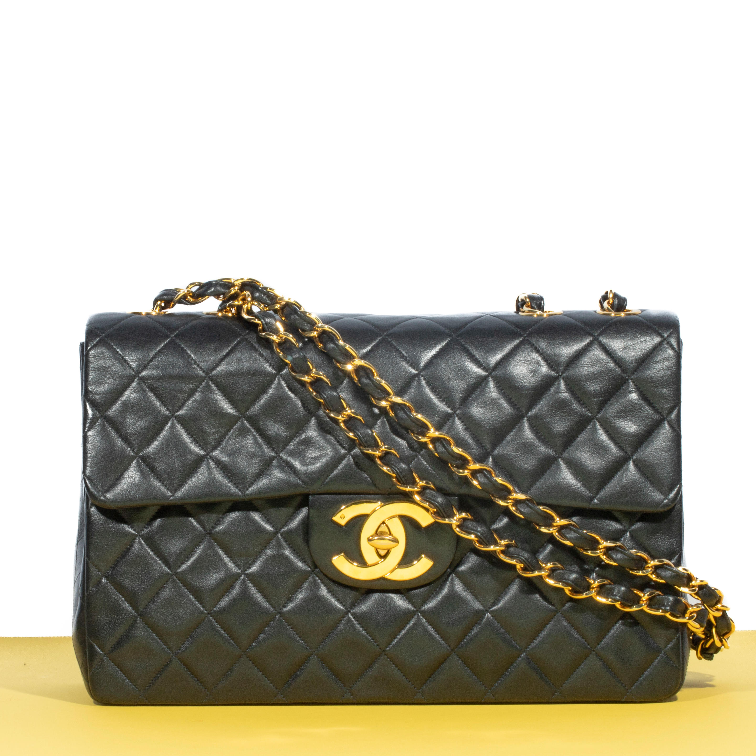 CHANEL CIRCA 1996 SAC JUMBO 34 CM EN CUIR AGNEAU