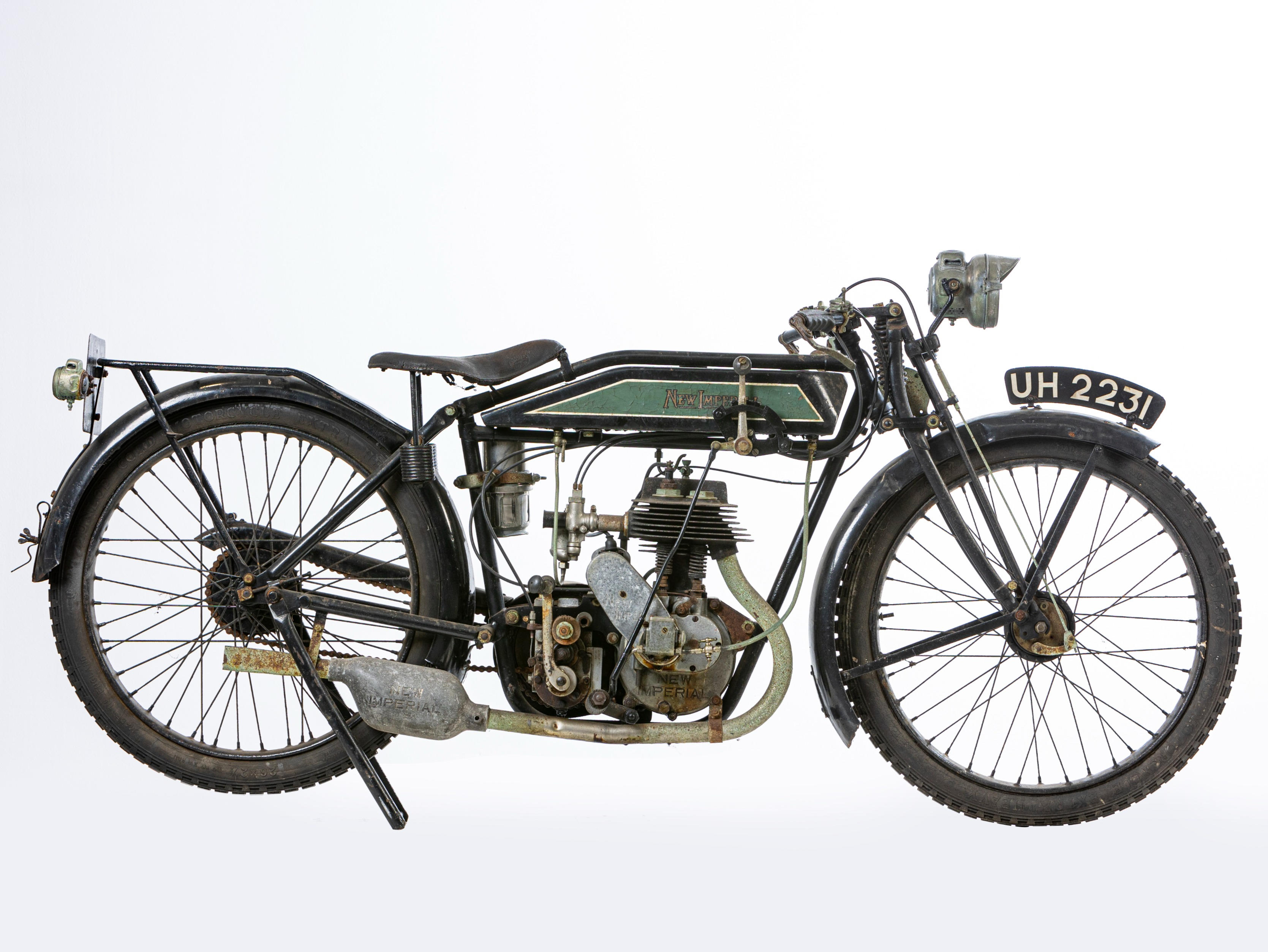 C 1926 NEW IMPERIAL 300CC MODEL 2 REGISTRATION NO UH
