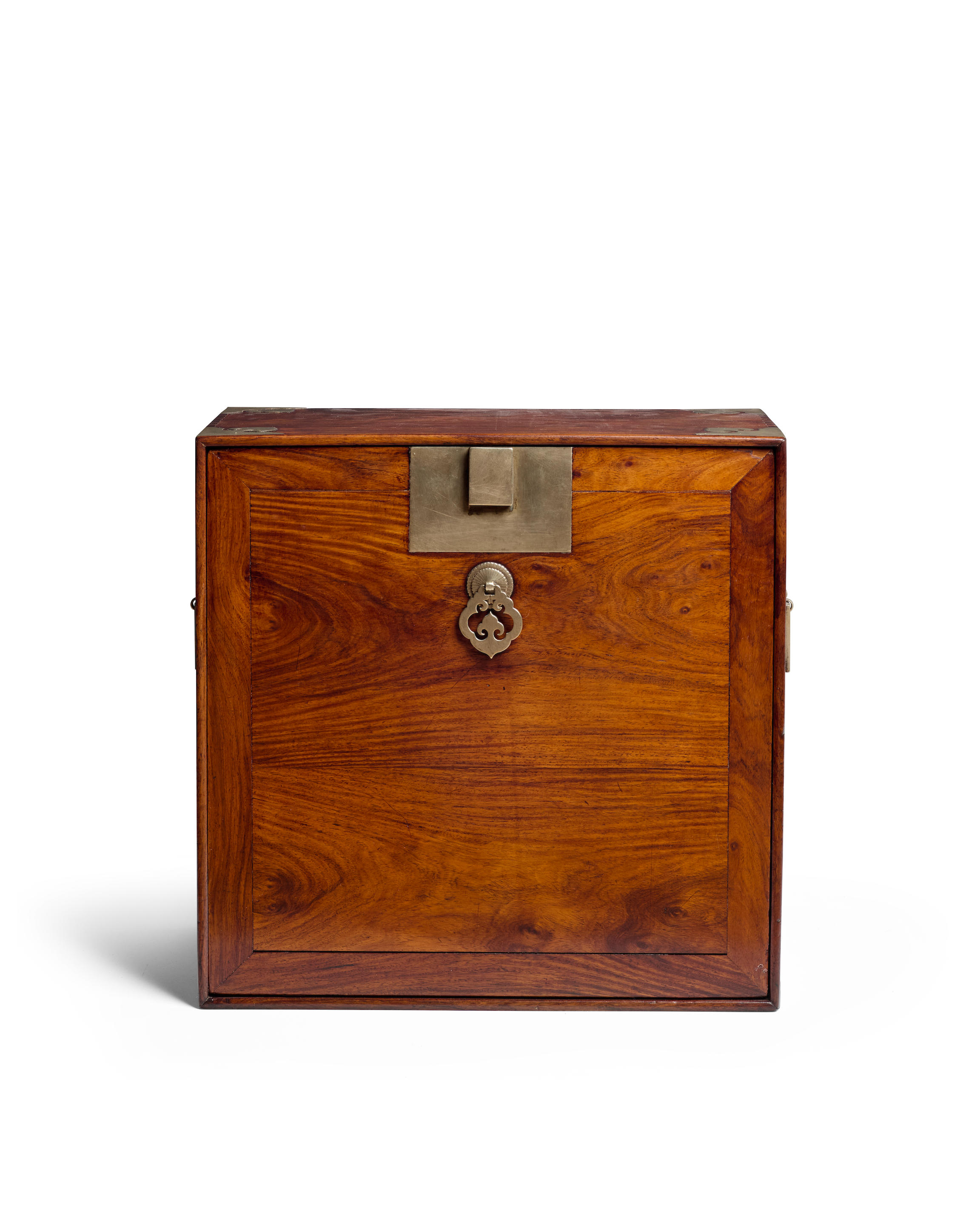 A HONGMU STORAGE CABINET 18th century The rectangular chest with