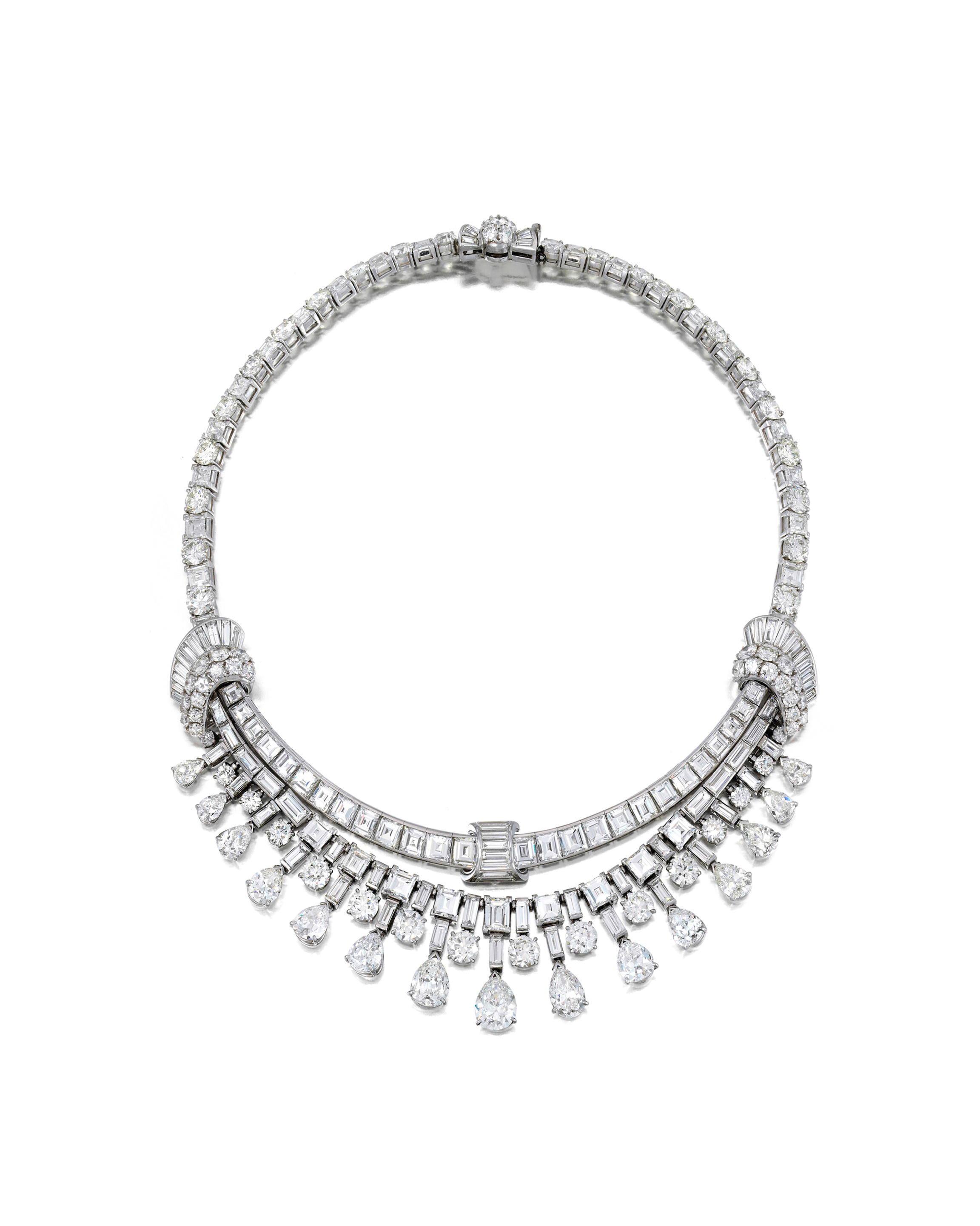 AN IMPORTANT DIAMOND NECKLACE CIRCA 1950 Designed as a swag