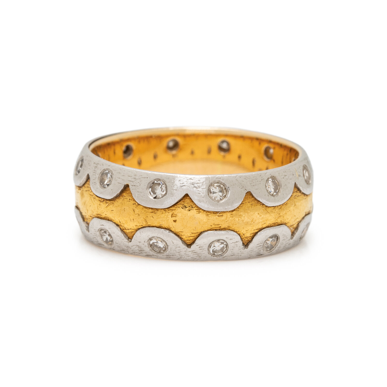 YELLOW GOLD PLATINUM AND DIAMOND BAND Single cut diamonds with